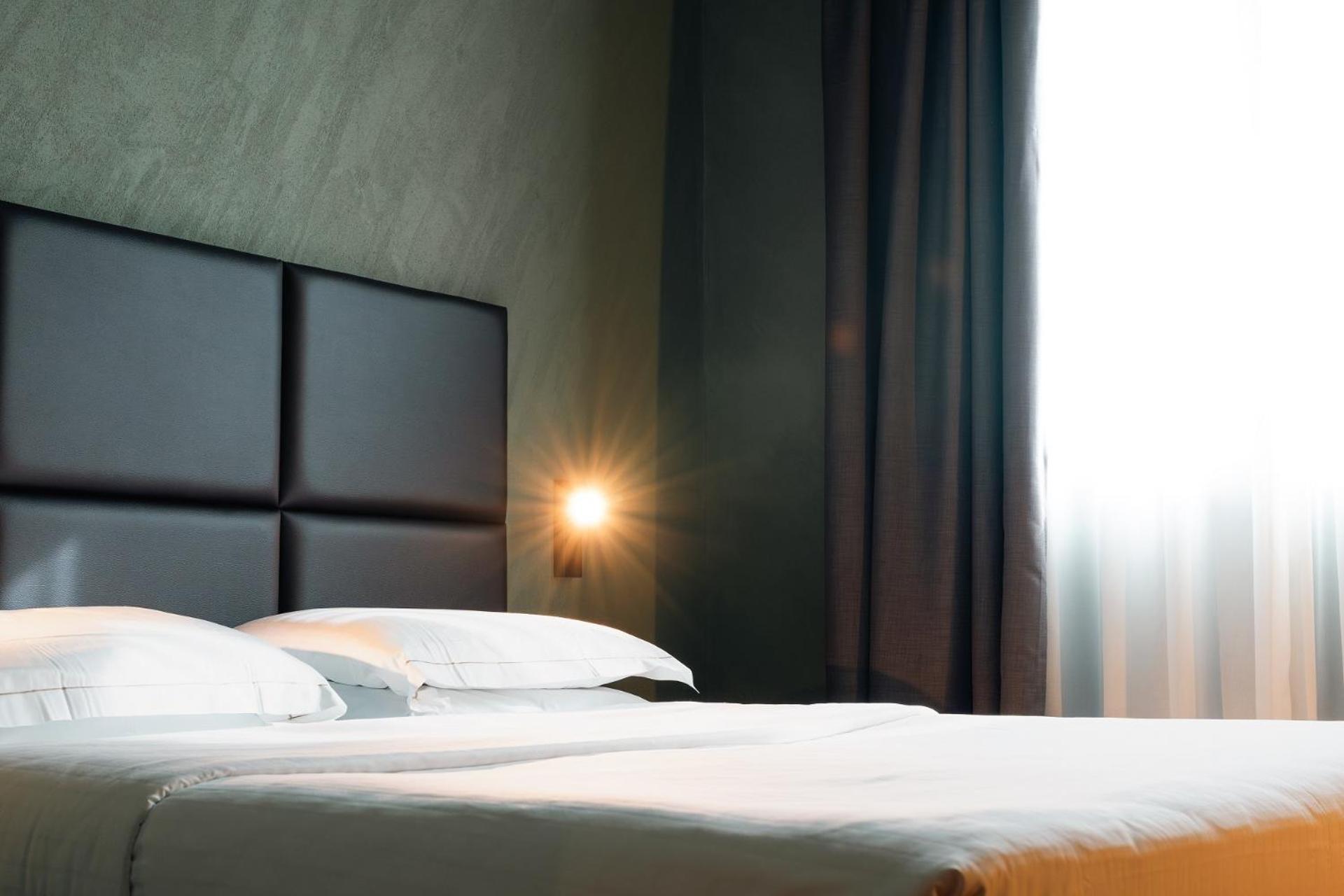 Point Hotel Пйове-ді-Сакко Екстер'єр фото