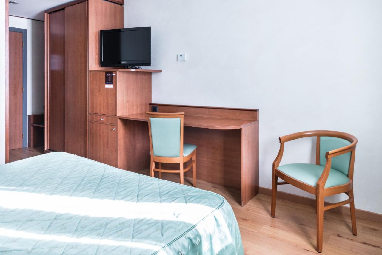 Point Hotel Пйове-ді-Сакко Екстер'єр фото
