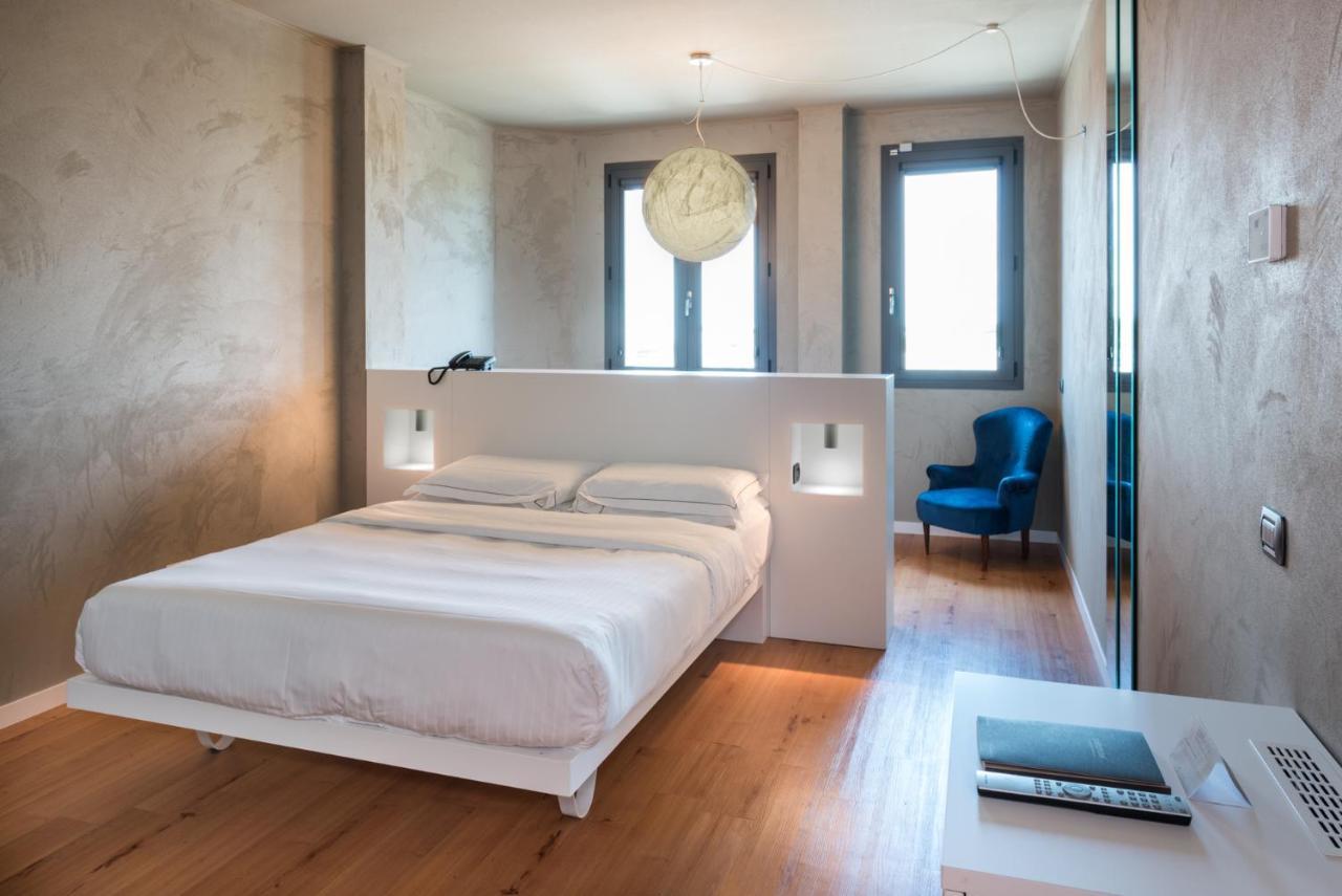 Point Hotel Пйове-ді-Сакко Екстер'єр фото